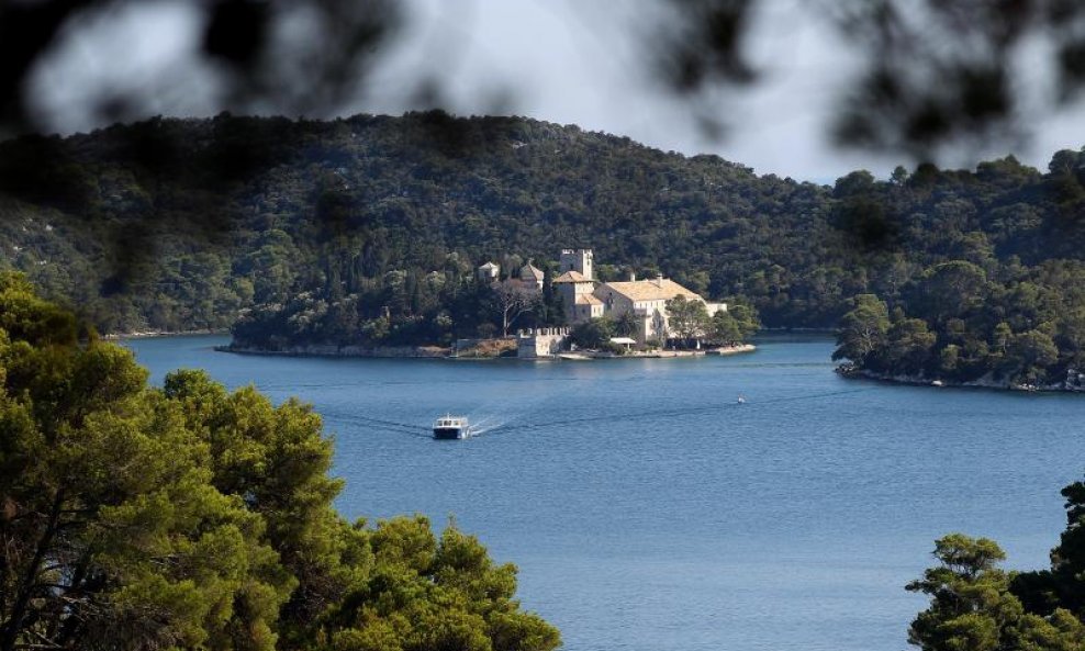 Mljet, samostan na Jezerima