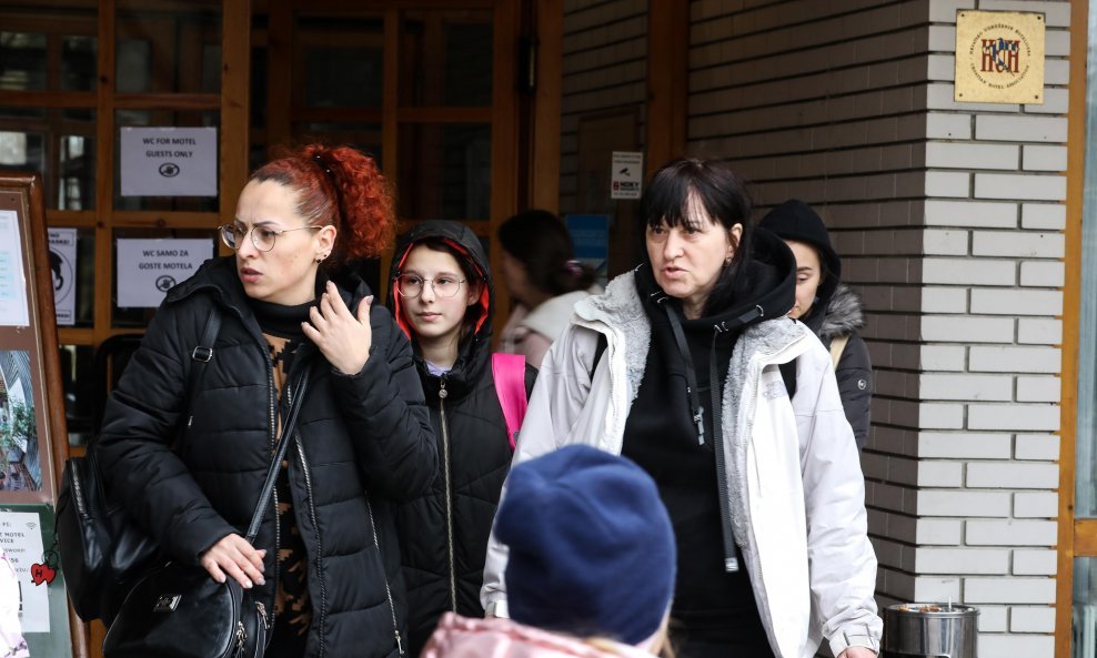 Prvi val izbjeglica iz Ukrajine stiže u Hrvatsku, smješteni u motelu Plitvice