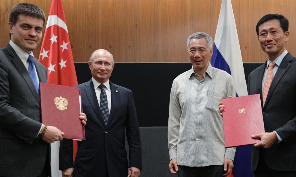 Vladimir Putin prilikom posljednjeg posjeta singapurskom premijeru Lee Hsianu Long