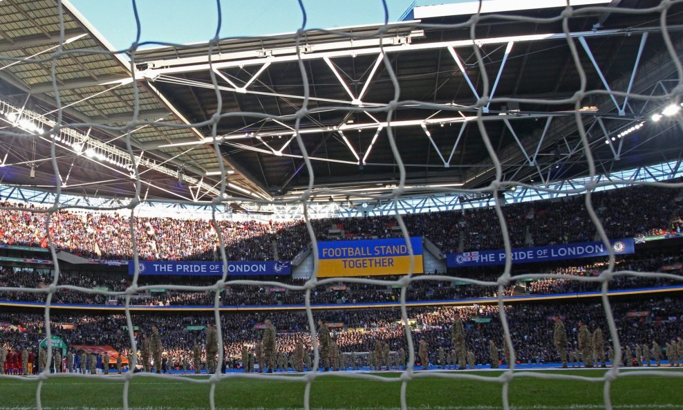 Podrška Ukrajincima na utakmici Chelsea - Liverpool