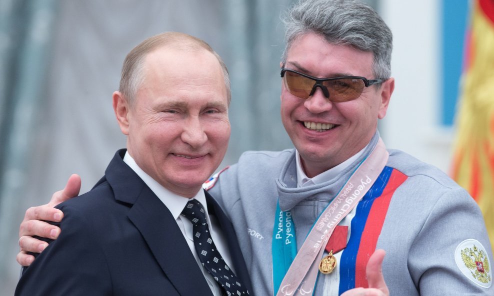 Vladmiri Putin i ruski parolimpijac Valery Redkozubov