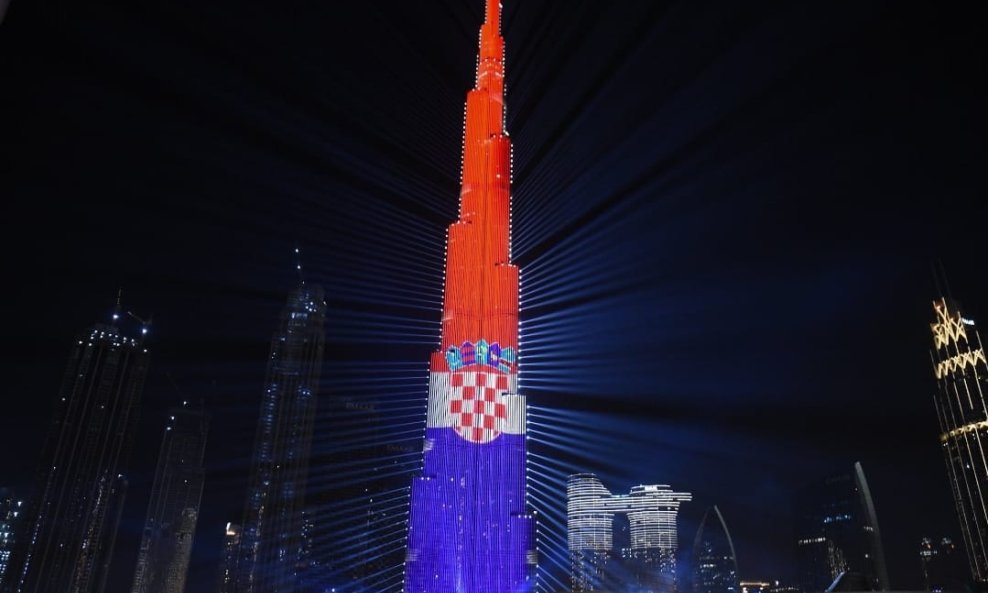 Burj Khalifa u bojama hrvatske zastave