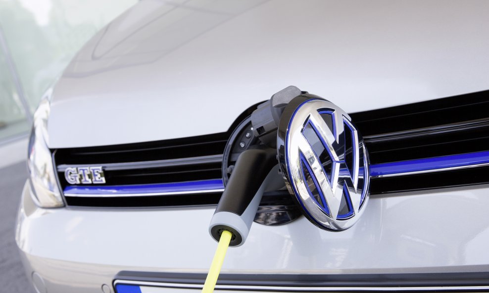 Punjenje električnog VW Golfa