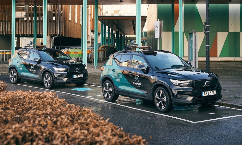 Potpuno električni Volvo XC40 Recharge će biti vozilo koje će se bežično puniti