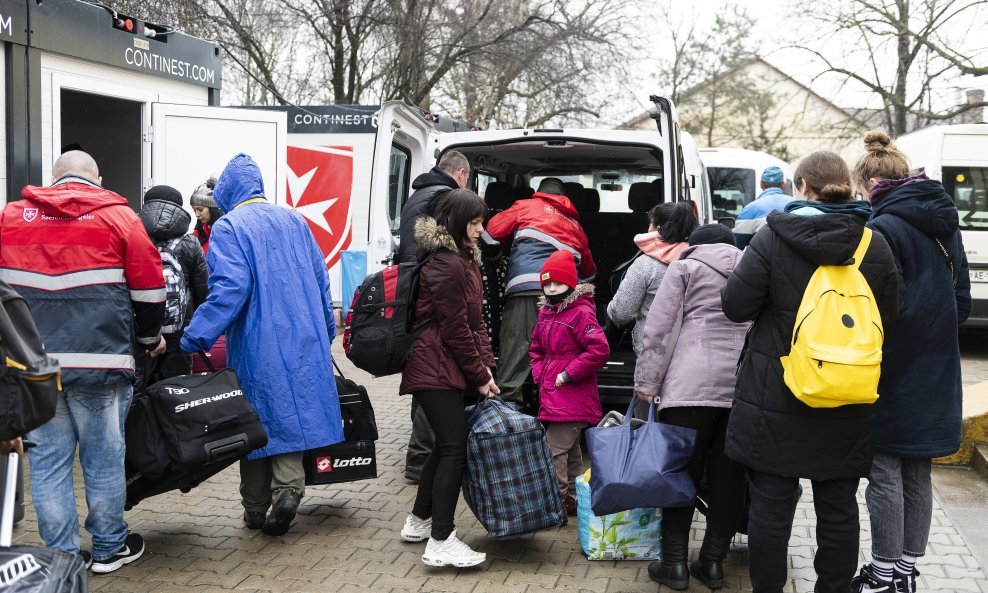 Izbjeglice iz Ukrajine na granici s Mađarskom, u mjestu Beregsurany