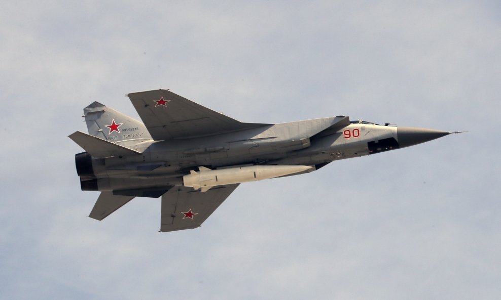 Ruski MIG-31 sa supersoničnom raketom sustava Kinžal