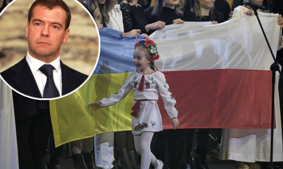 Dmitrij Medvedev (u krugu), fotografija s nedavnog koncerta podrške Ukrajini u poljskom Lodzu (u pozadini)