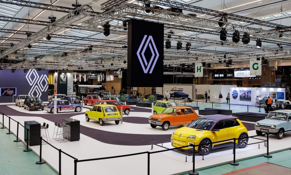 Renaultov štand na Rétromobileu 2022 u potpunosti je bio posvećen odavanju počasti legendarnoj ikoni