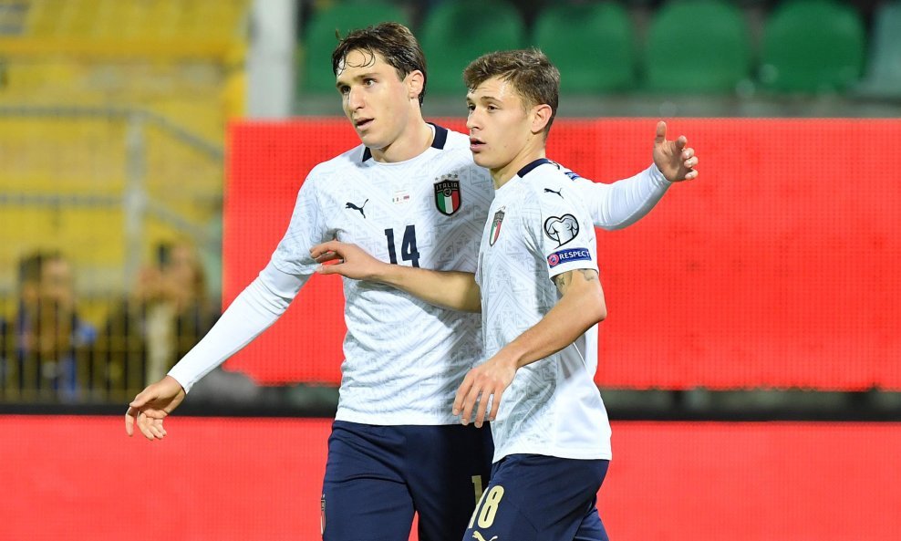 Nicolo Barella (d) i Federico Chiesa