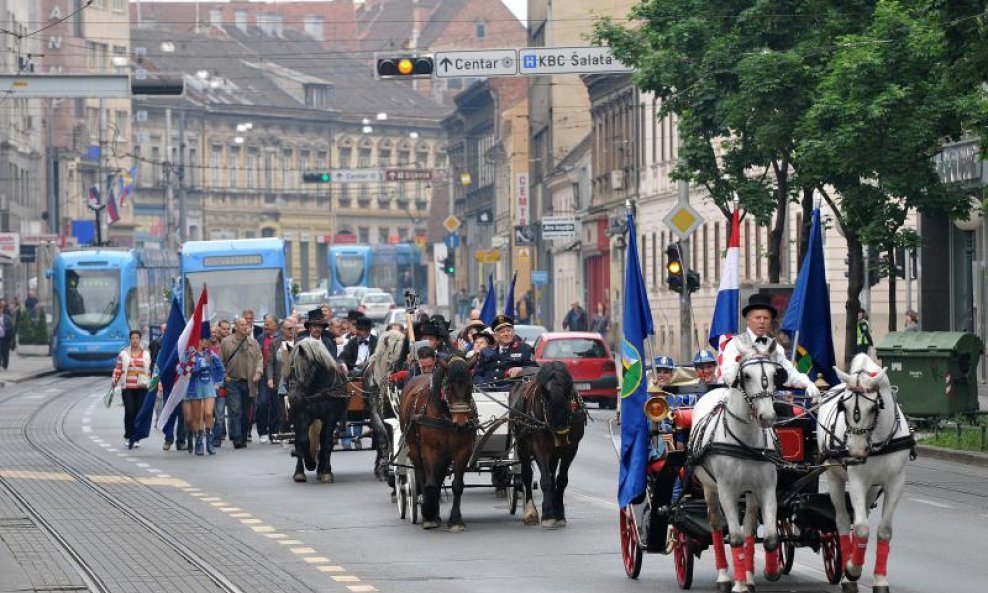 Zagreb - Proslava praznika rada, prvomajska povorka u Vlaskoj ulici 2