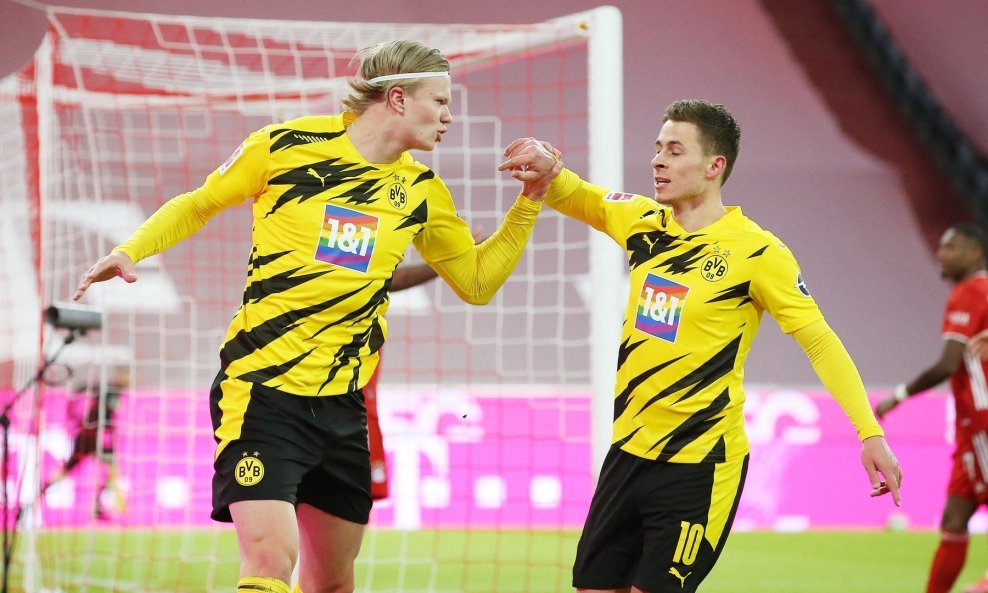 Erling Haaland i Thorgan Hazard