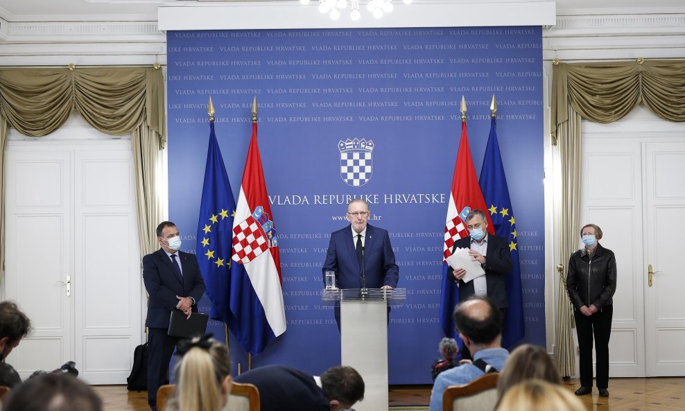 Konferencija za medije stožera civilne zaštite: Vili Beroš, Davor Božinović, Krunoslav Capak i Alemka Markotić