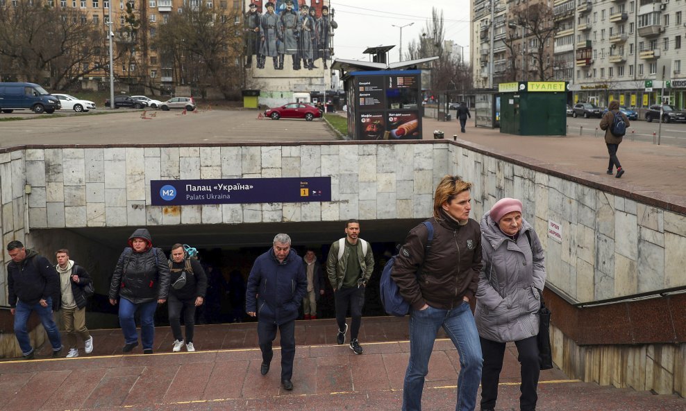 Unatoč ratu, polako se vraća život u Kijevu, Ukrajini