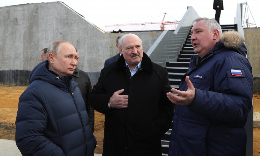 Vladimir Putin, Aleksandar Lukašenko i Dmitrij Rogozin, generalni direktor Roskozmosa