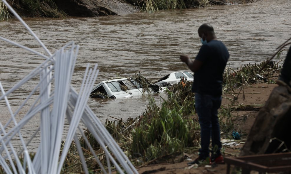 Poplave u Durbanu i okolici, Južnoafrička Republika