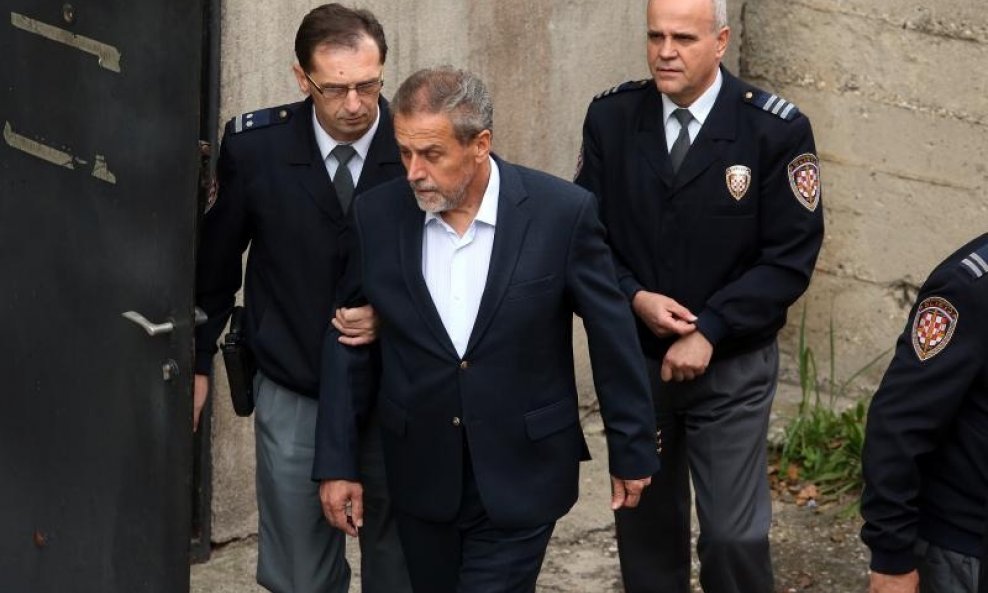 Milan Bandić u pratnji pravosudne policije izveden iz zgrade Općinskog suda (1)