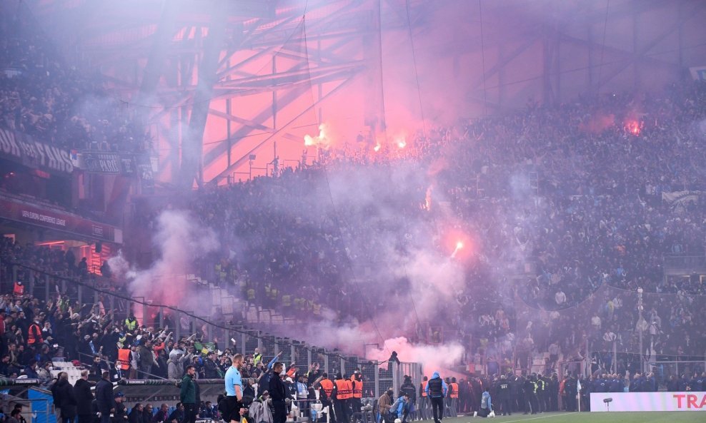 Neredi u Marseilleu na utakmici Olympique - PAOK