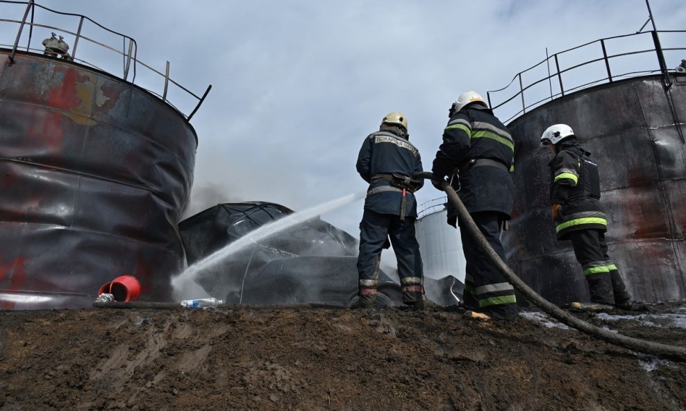 Uništeni ukrajinski spremnici za naftu