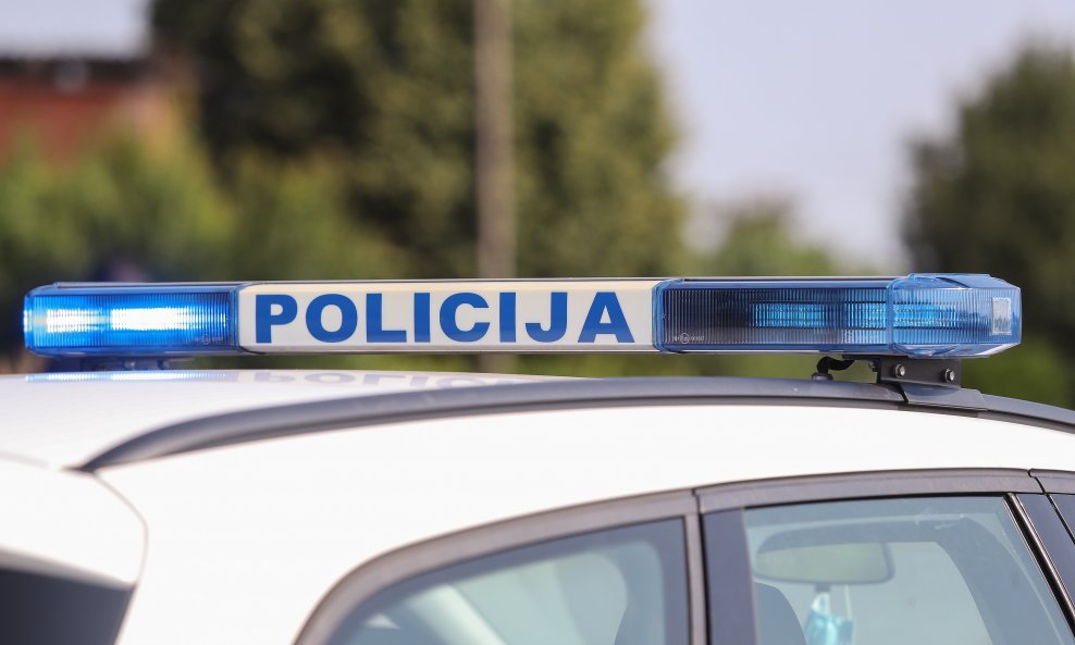 Policija