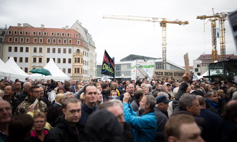 Prosvjed protiv Merkel u Dresdenu
