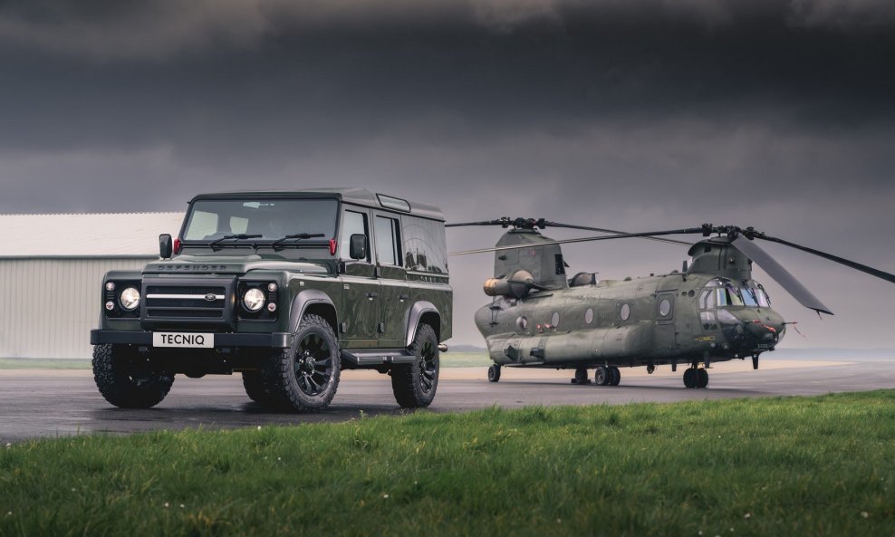 Jedini primjerak terenca Tecniq Q40 Defender napravljen je u počast 40. godišnjice vojnog helikoptera Chinook