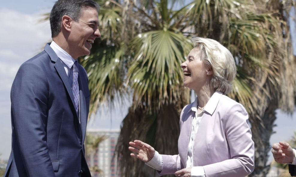 Pedro Sanchez i Ursula von der Leyen u Barceloni