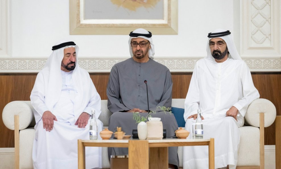 Muhamed bin Zajed Al Nahjan (u sredini)