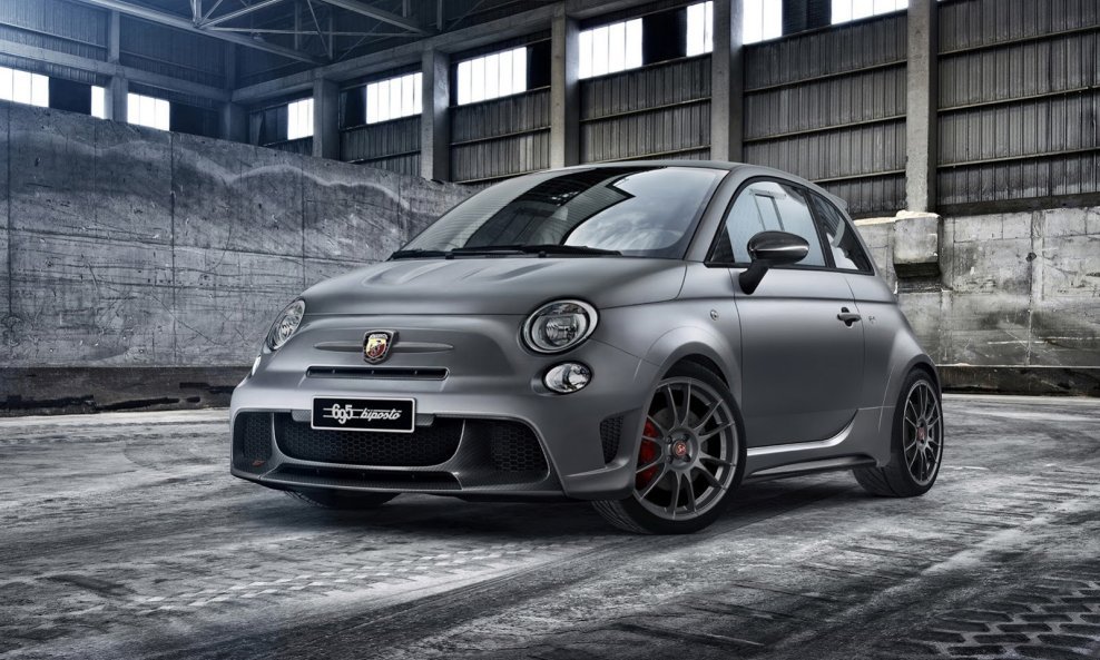 Abarth-695-Biposto-1[2]