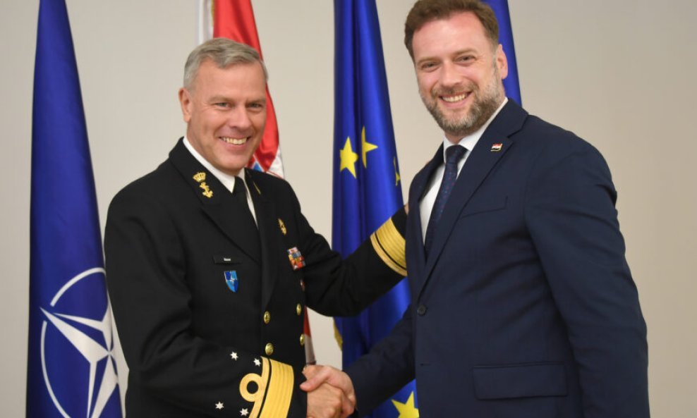 Admiral Robert Bauer i ministar obrane Mario Banožić