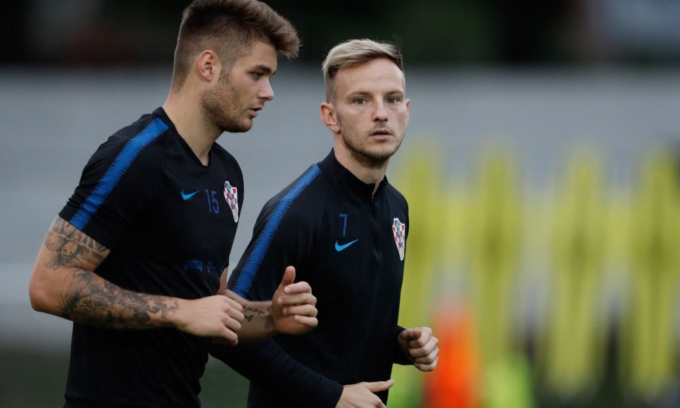 Duje Ćaleta-Car i Ivan Rakitić u dresu hrvatske reprezentacije na SP 2018.