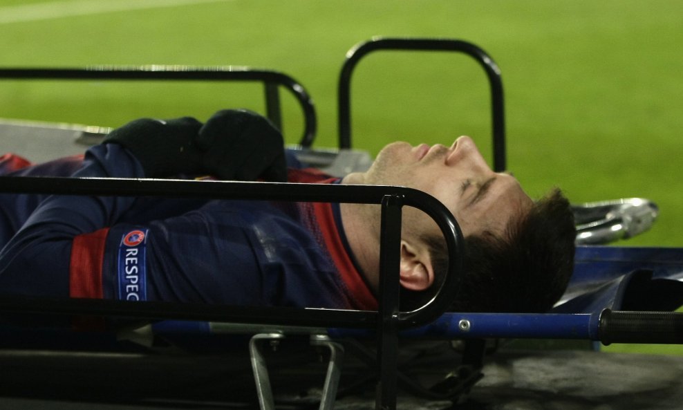 Lionel Messi se ozlijedio protiv Benfice (7)
