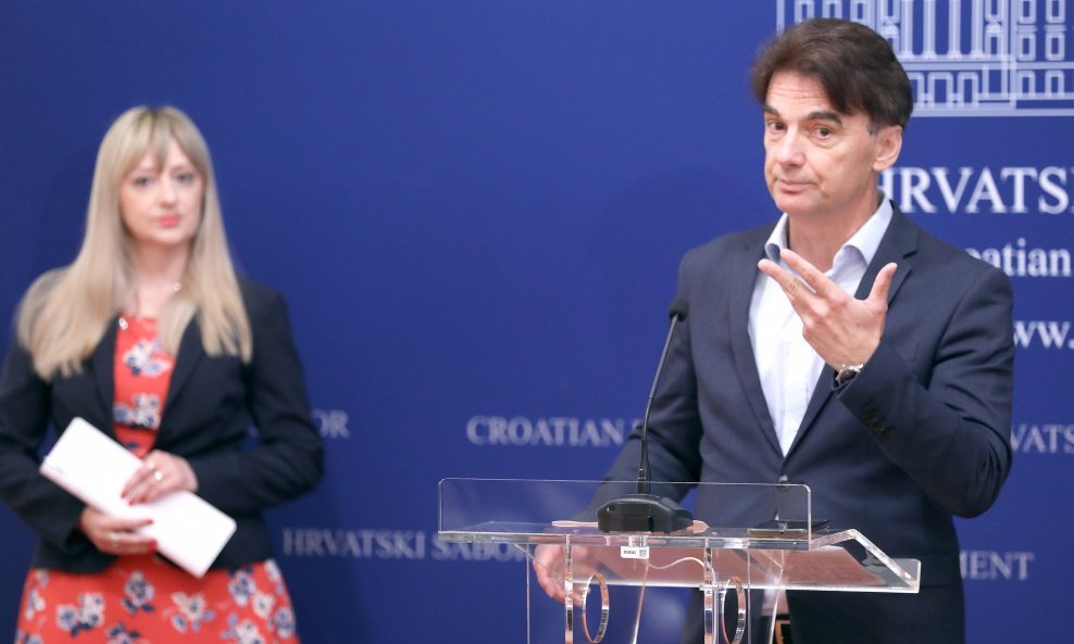Branko Grčić na konferenciji za novinare u Hrvatskom saboru