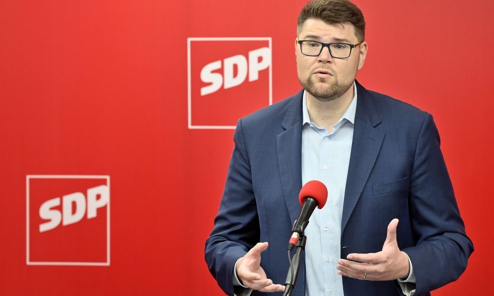 Peđa Grbin na sjednici Glavnog odbora SDP-a