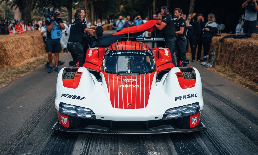 Porsche na Goodwoodu predstavio LMDh prototip 963