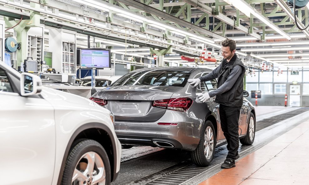 Mercedesova proizvodna linija u tvornici Rastatt