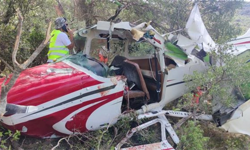 Avion Cessna 172 pao na Braču