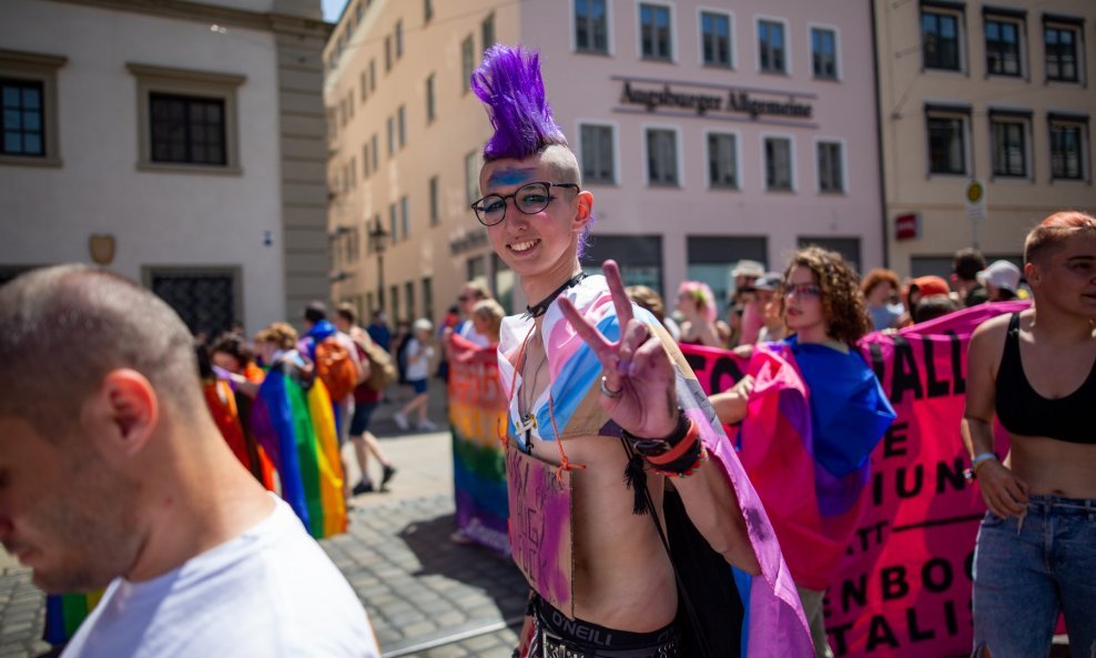 LGBTIQ organizacije snažno su zagovarale novi zakon, a vlast im je ispunila želju