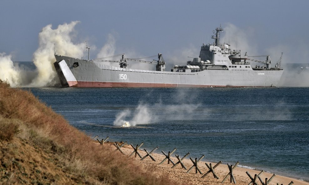 Ruski desantni brod Saratov na prošlogodišnjoj vježbi kod Krima