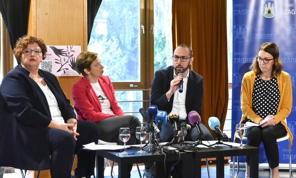 Tomislav Tomašević na konferenciji za novinare u Centru mladih Ribnjak