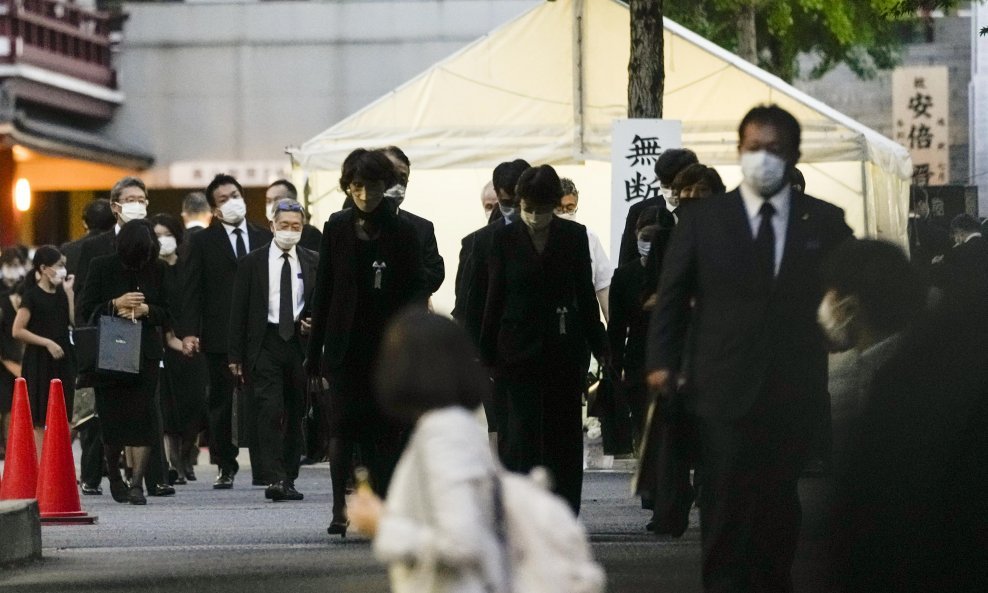 Odavanje posljednje počasti bivšem japanskom premijeru Shinzu Abeu u Tokiju
