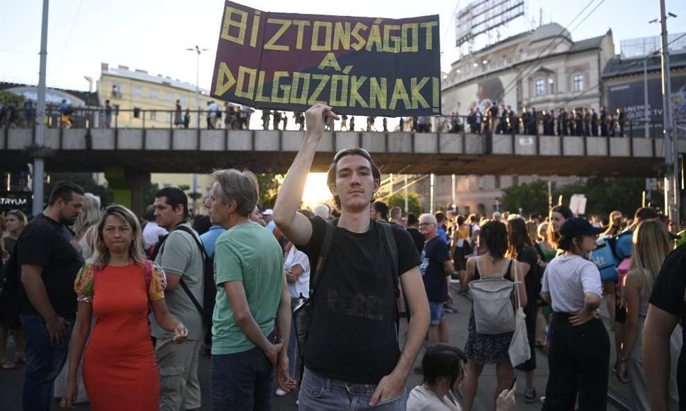 Prosvjed u Mađarskoj protiv povećanja poreza