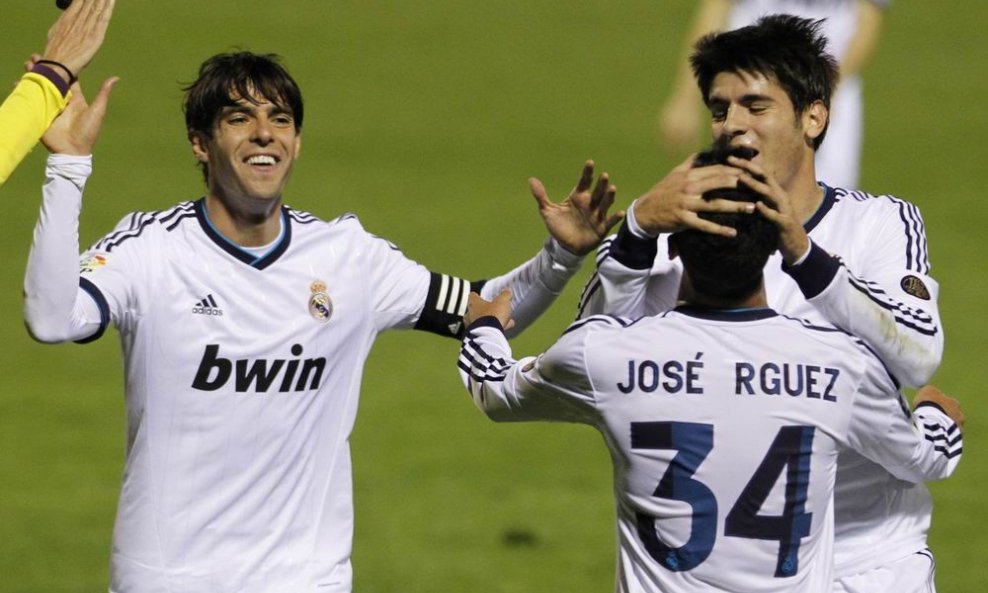 Jose Rodriguez (u sredini), Kaká (L)  Alvaro Morata