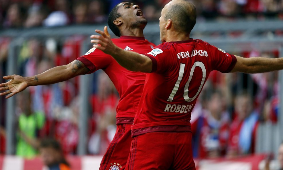 Arjen Robben i Douglas Costa