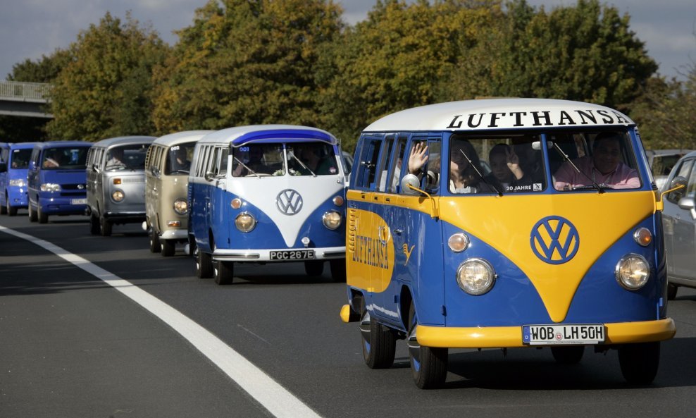 Ovako je to izgledalo 2007. na proslavi 60 godina VW Bullija