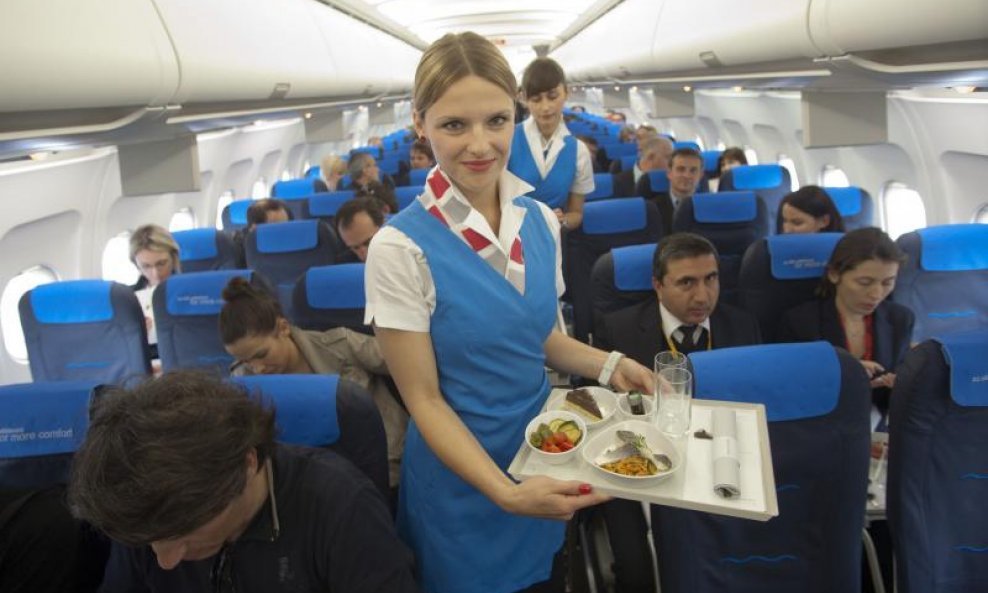 croatia airlines avion stjuardesa