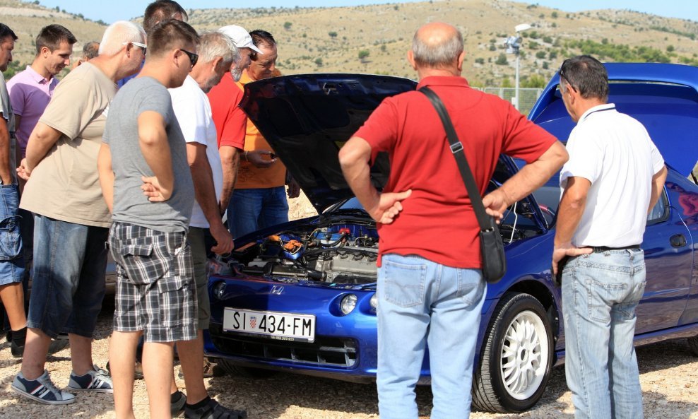 Istraživanje o povjerenju u prodavače rabljenih automobila