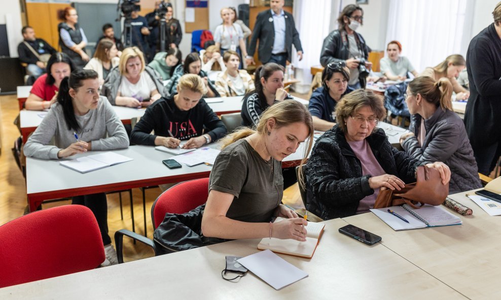 Tečaj hrvatskog za ukrajinske izbjeglice u Osijeku