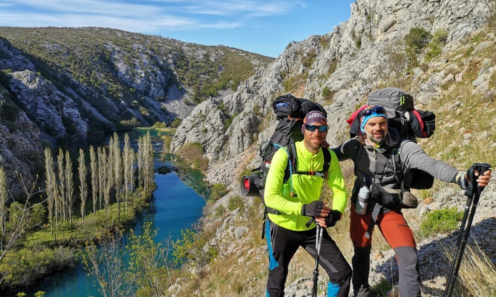 1100 kilometara za 1100 terapija (s desna Ranko Dragičević, s lijeva Daniel Lončar)