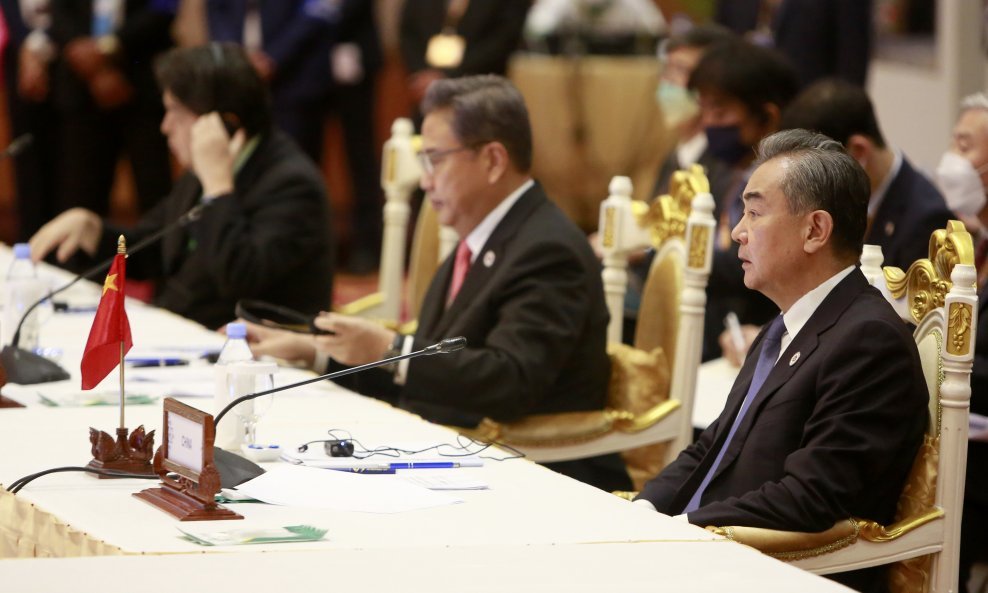 Wang Yi, kineski šef diplomacije na sastanku ASEAN-a u Kambodži