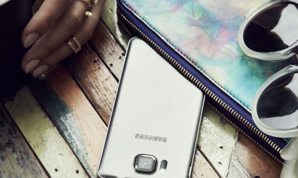 Galaxy Alpha pametni telefon smartphone